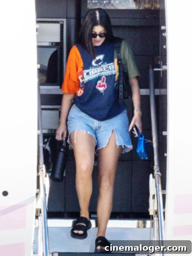 Kylie Jenner's Makeup-Free Million-Dollar Flight in Daisy Dukes 2 kylie jenner