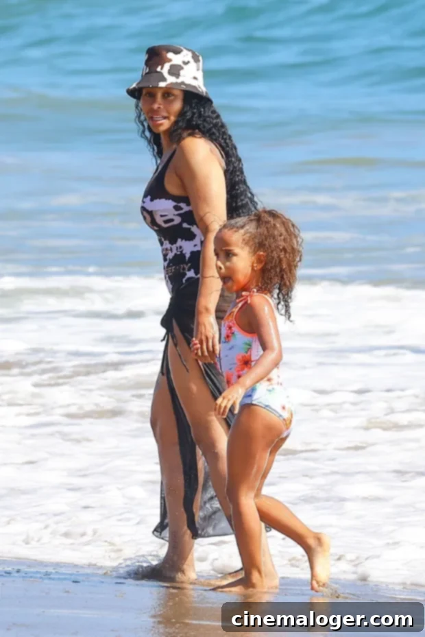 Dream Kardashian, Blac Chyna walking hand-in-hand on the beach