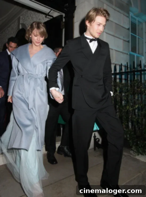 Taylor Swift and Joe Alwyn Enjoy Romantic NYC Date Night with Lena Dunham 2 Taylor Swift, Joe Alwyn