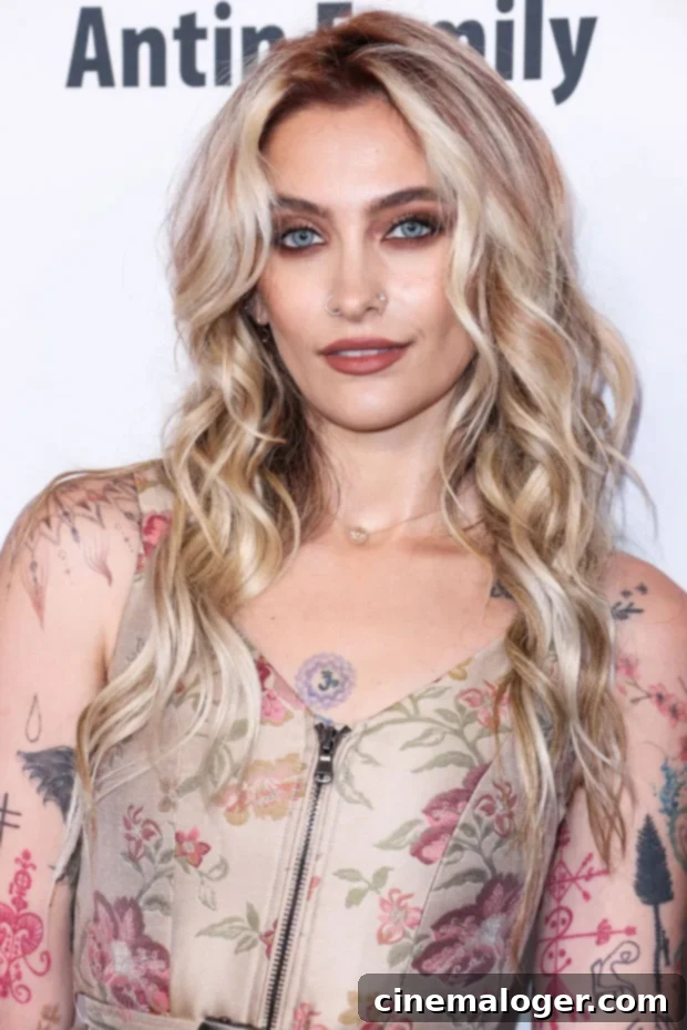 Paris Jackson LA'de scooter turunda askılı bluzuyla dikkat çekti 3 Paris Jackson