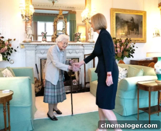 Liz Truss's Departure 5 Essential Facts 3 Queen Elizabeth II inviting Liz Truss to form a government