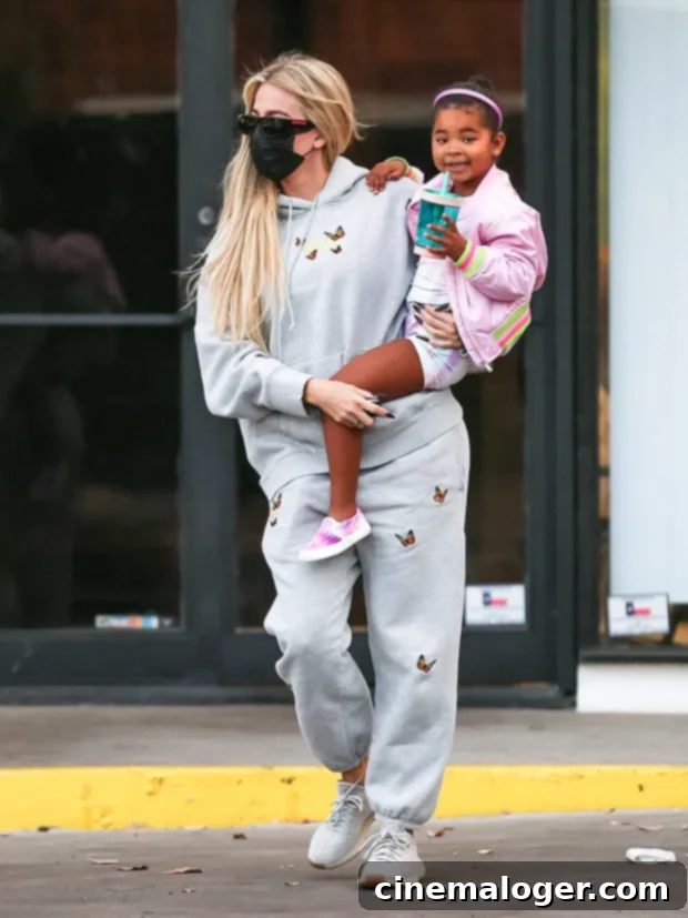 Khloe Kardashian Extends T Name Pattern To Her Baby Boy Following True And Tristan 2 Khloe Kardashian True Thompson