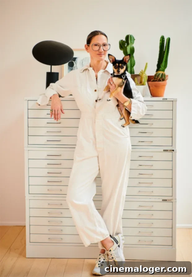 Introducing Jenna Lyons: 5 Facts About RHONY's Newest Star 3 Jenna Lyons poses for a photo on her HBOMax show.