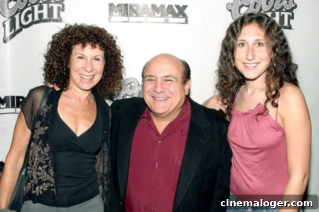Meet the DeVitos: Danny's Three Children, Lucy, Grace, and Jake 3 Danny DeVito, Rhea Perlman, and Grace DeVito smile at the premiere of Duplex.