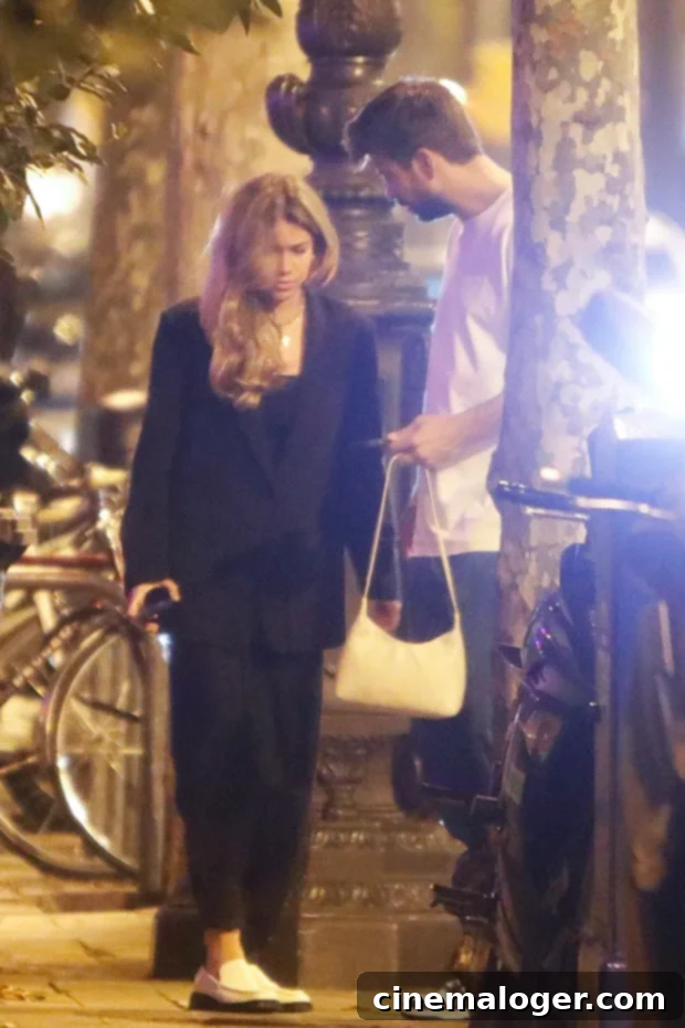 Pique Steps Out Hand-in-Hand with Clara Chia After Shakira Custody Deal 3 img 4901896 2