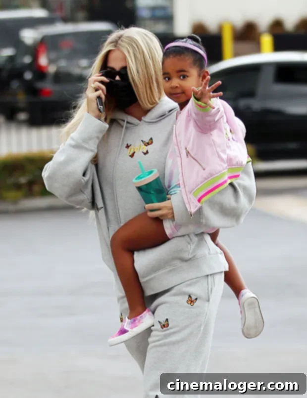 Khloe Kardashian Captures True and Chicago's Adorable Cousin Dance Party 2 Khloe Kardashian and True Thompson