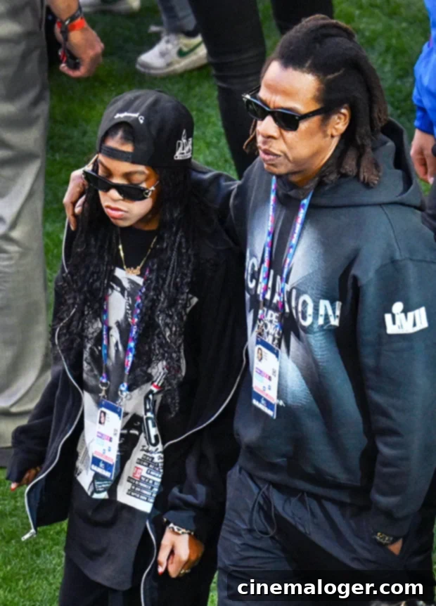 Jay-Z's Dad-Mode: Squatting For Blue Ivy's Super Bowl Pics 2 blue ivy jay z