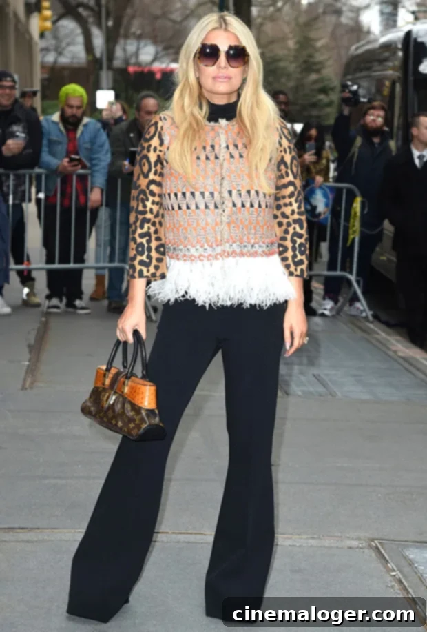 Jessica Simpson's Leather Pants Steal the Show on Weekend Getaway with Her Crew 2 Jessica Simpson