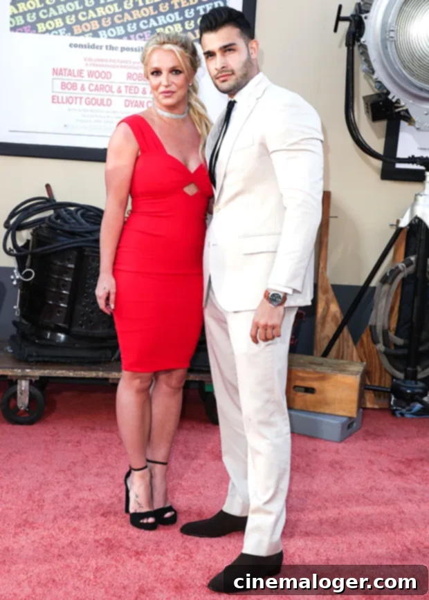 Sam Asghari Flashes Wedding Ring Amid Britney Spears Split Rumors 4 Britney Spears Sam Asghari