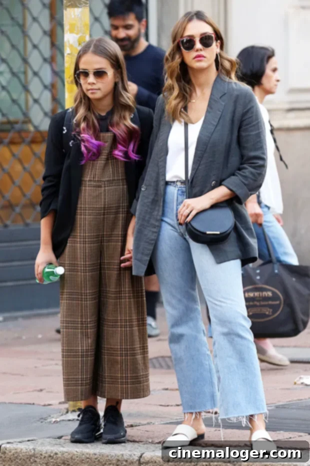 Hawaii Getaway Shows 14-Year-Old Honor Alba Outgrowing Mom Jessica 2 Jessica Alba, Honor Warren