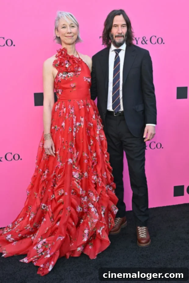 Keanu Reeves and Alexandra Grant Caught Kissing at LA Art Gala 2 Keanu Reeves, Alexandra Grant