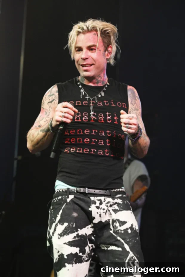 Mod Sun was seen kissing the model in one of her Instagram Stories.