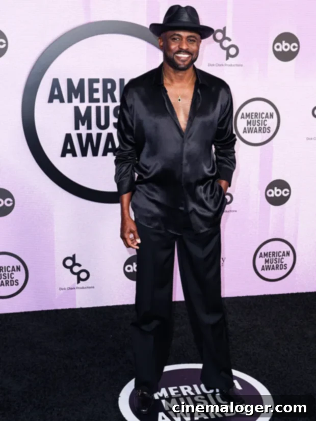 Wayne Brady Comes Out Pansexual: 'I Love All People Equally' 2 Wayne Brady pansexual
