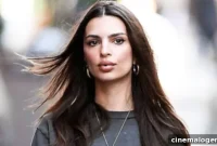 Emily Ratajkowski’s Barely-There Crop Top Toothbrushing Sparks Fan Frenzy