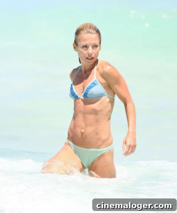 Kelly Ripa's Fit Figure Formula: Her Diet and 7-Day-A-Week Workouts 2 kelly ripa